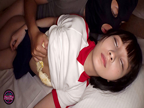 【超卑劣 追跡視点】キャンプ場で見つけた正義感強そうな女子●生を追跡夜這い睡眠姦ｗｗ　サンプル画像17